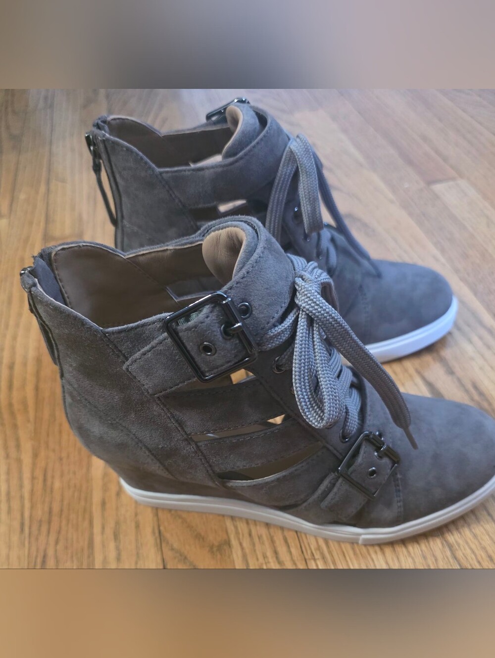 Linea Paolo Fave-L Women's Gray Suede Wedge Sneaker Boot Size 5 1/2